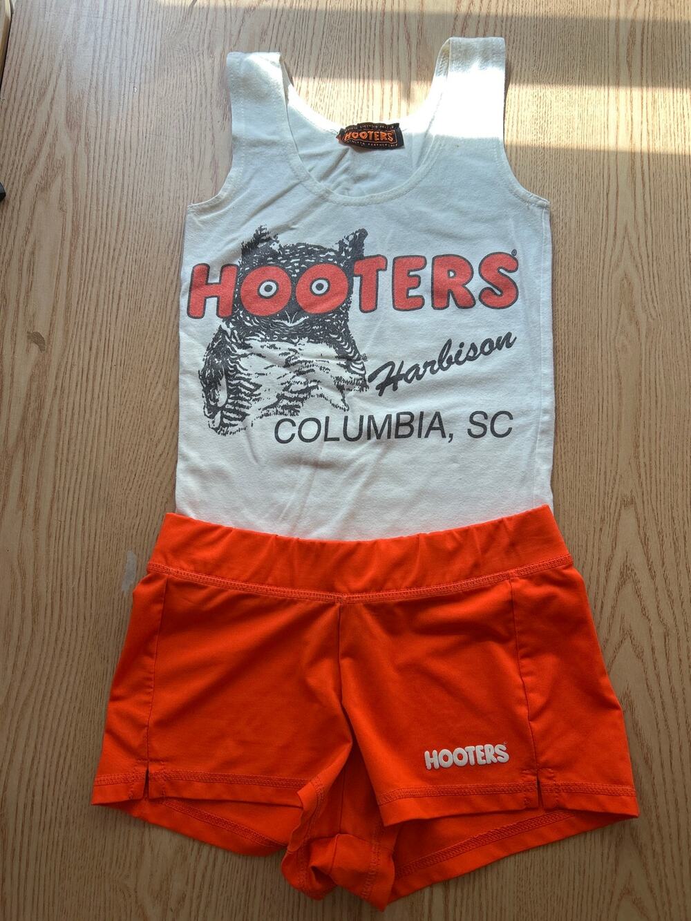 b1 Women's 2pc Hooters Girl Worn Uniform Tank from Columbia, SC & Shorts Xs/Xxs